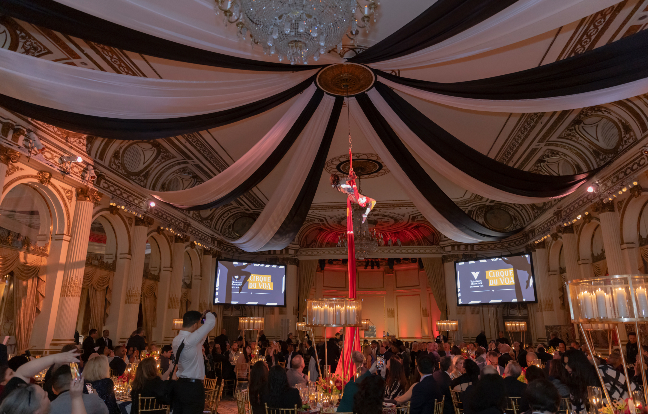 Voa Gala 24 Mockup 4